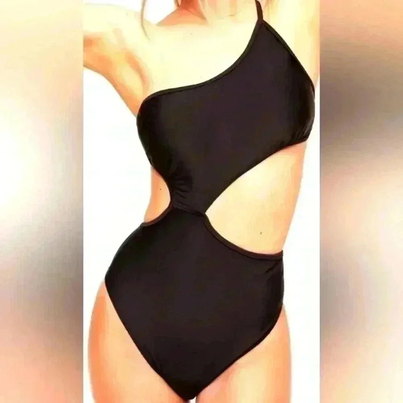 Adore Me black 'Dustin' One-piece Swimsuit  (O 5.19.12) - Picture 2 of 8